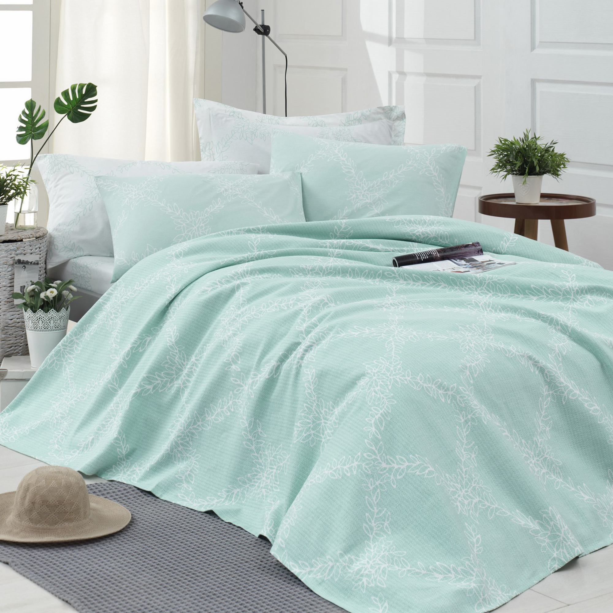 покрывало цвета мяты. плед infanty kazanov. плед на кровать ментоловый. покрывало мятного цвета. покрывало перкаль стеганое 260х210 королевское искушение.